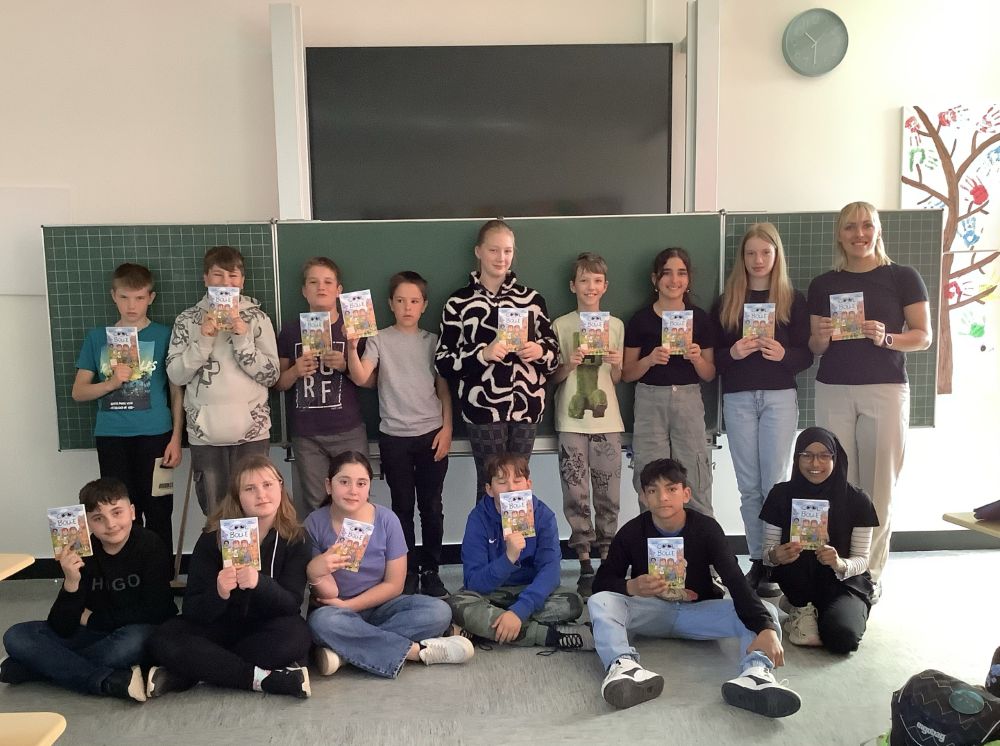 2025 05 13 Klasse F5 bedankt sich bei Buchhandlung Thalia